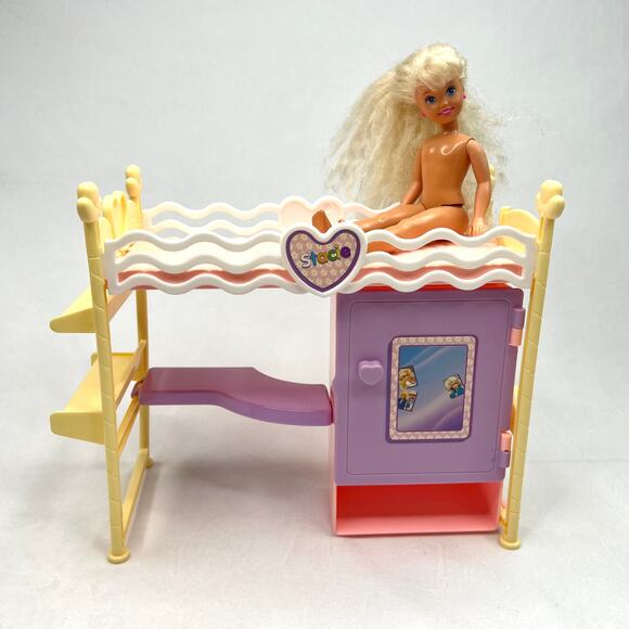 Vintage 90s Stacie Doll & Bed Set - Picture 3 of 12